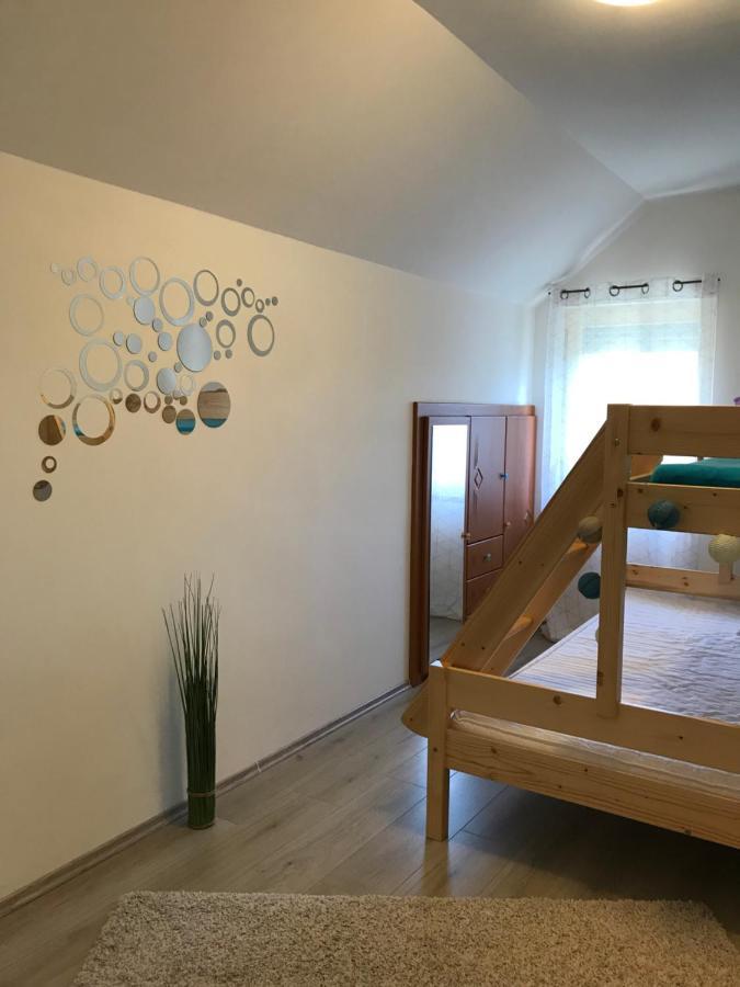 Viharsarki Apartman Gyula Zewnętrze zdjęcie